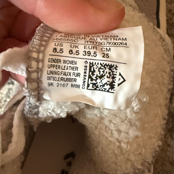 Converse Gray High-Top Sneakers with White Laces, with fur - Picture 3 of 6